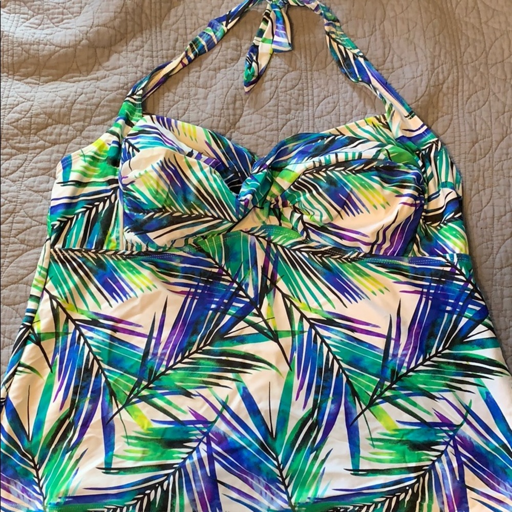 Women’s tankini swimsuit